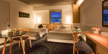 Blackout drapes, soundproofing, free WiFi, bed sheets