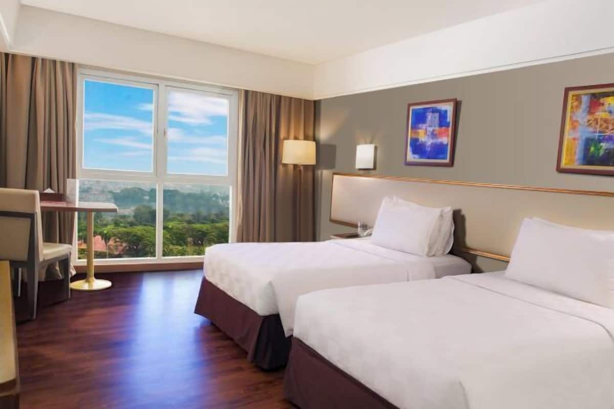 Minibar, in-room safe, desk, blackout curtains