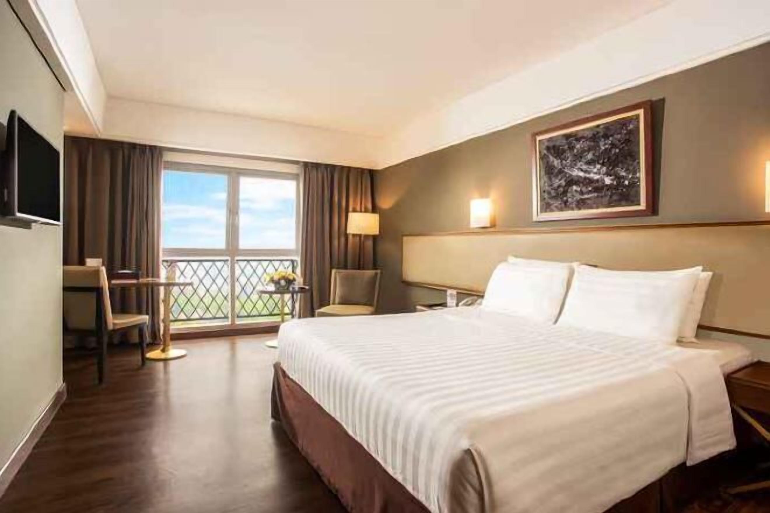 미니바, 객실 내 금고, 책상, 암막 커튼