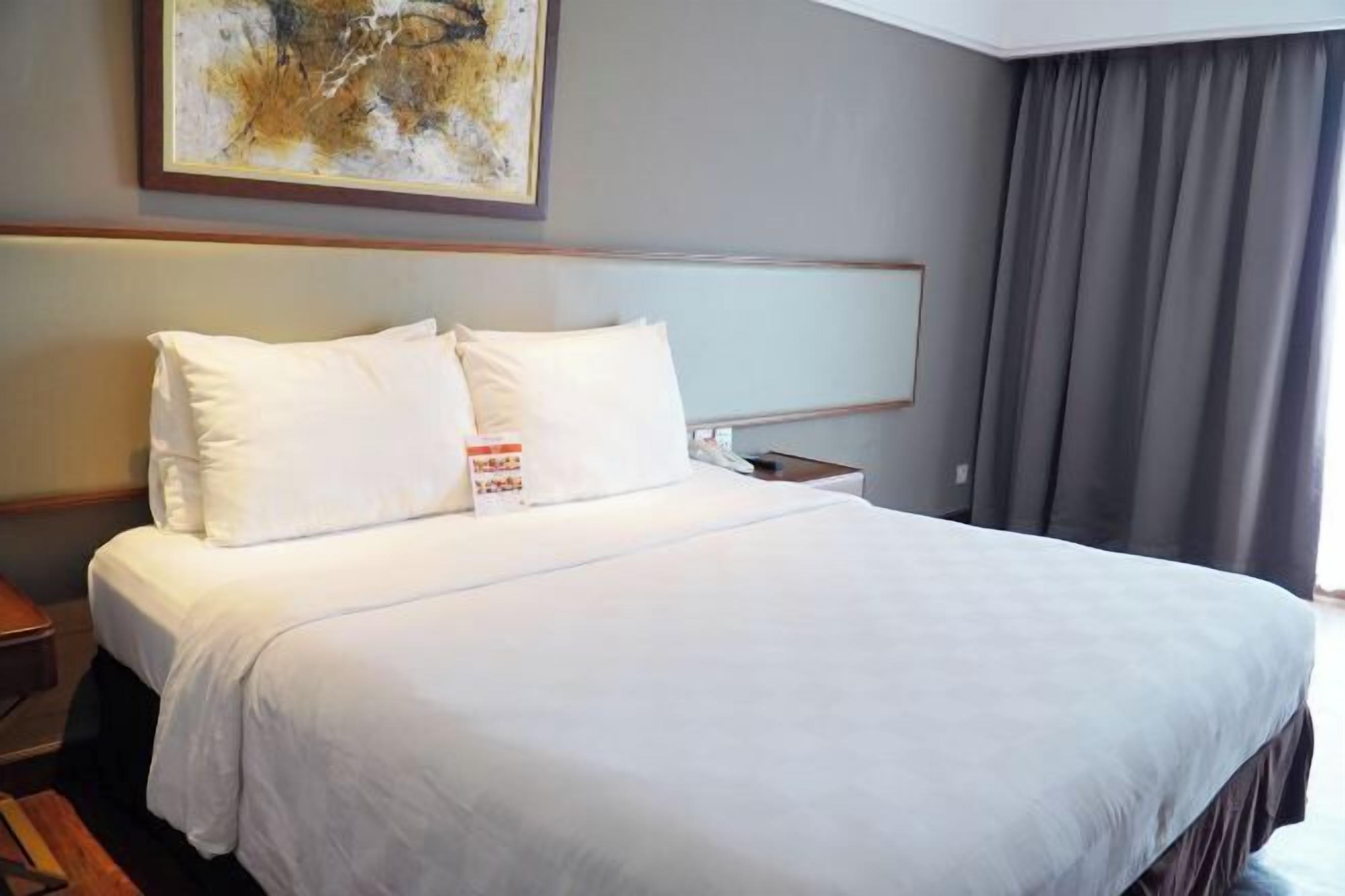 미니바, 객실 내 금고, 책상, 암막 커튼