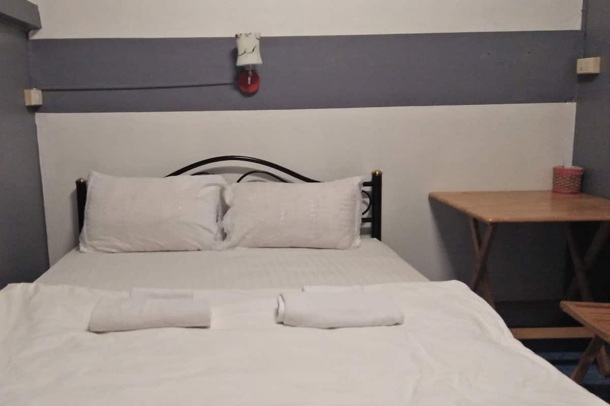 Camera doppia, bagno privato (Aircon) | Biancheria in cotone egiziano, biancheria da letto di alta qualità