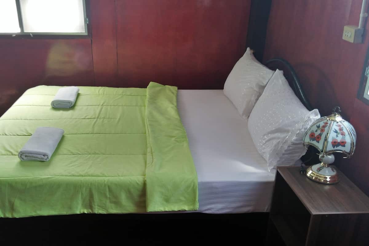 Double Room, Shared Bathroom, Canal View (Fan) | Egyptian cotton sheets, premium bedding, blackout drapes, soundproofing
