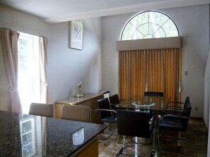 Casa de campo, 2 habitaciones | Servicio a la habitación