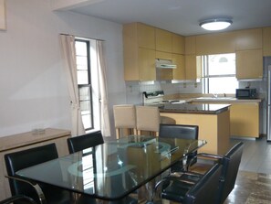 Cottage, 2 Bedrooms | In-room dining