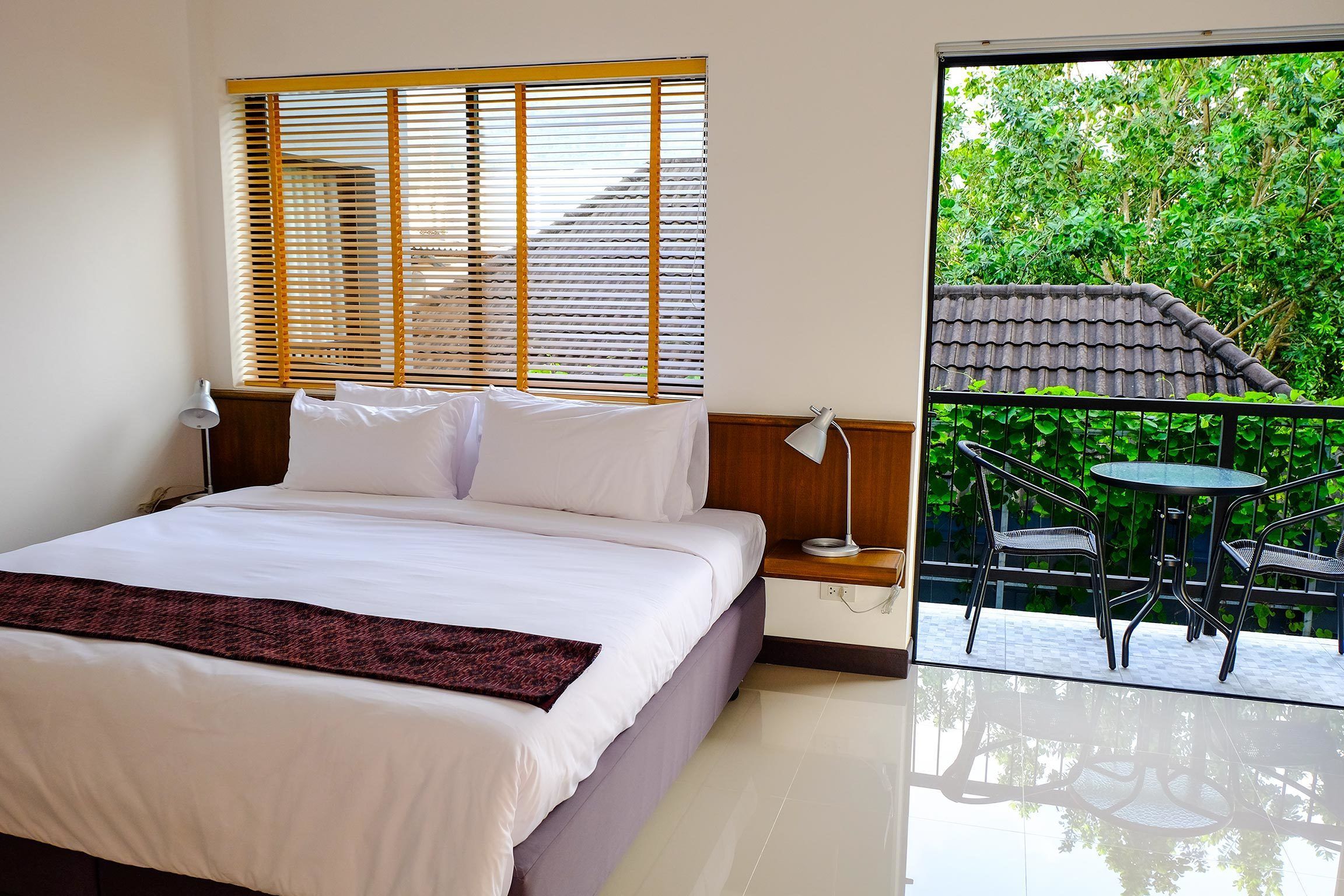 Phòng đôi Deluxe, 1 giường c ỡ king, không hút thuốc, quang cảnh đồi núi | Két bảo mật tại phòng, bàn, màn/rèm cản sáng, bàn ủi/dụng cụ ủi quần áo 