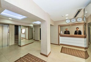 Reception - La Garden Hotel (Istanbul)