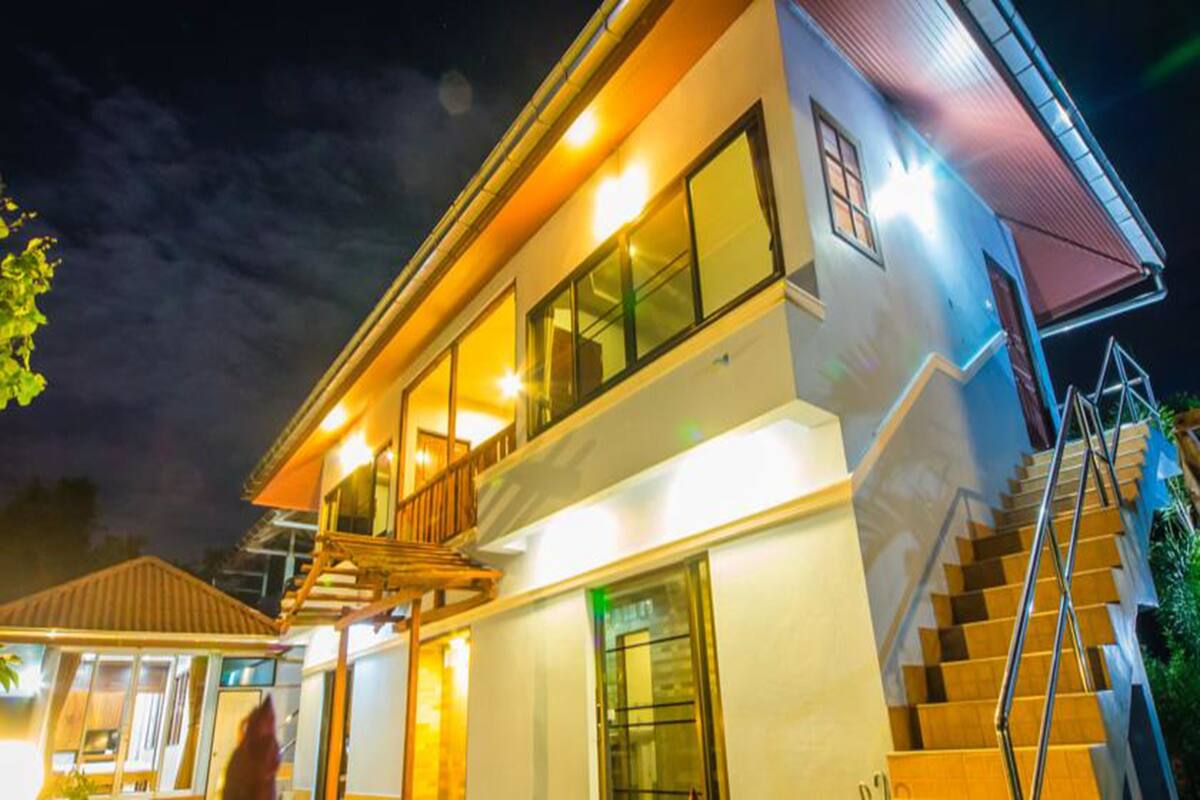 VIP Room | Bàn, truy cập Internet không dây miễn phí 