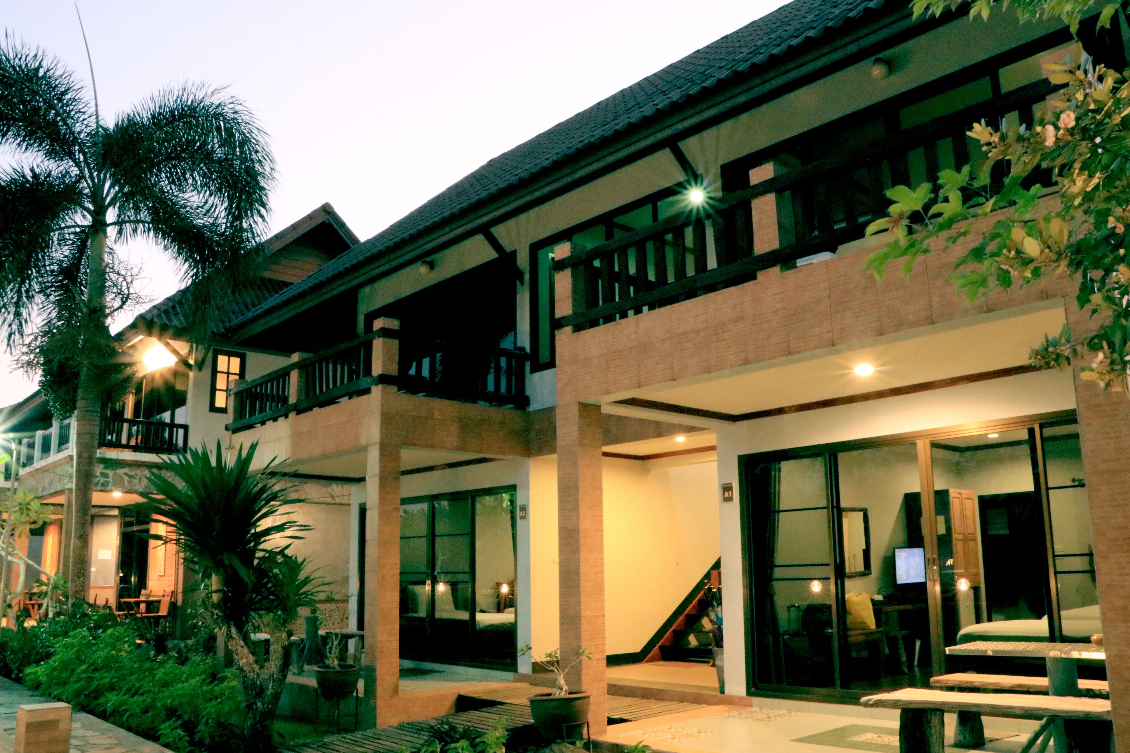 shower, free toiletries, towels