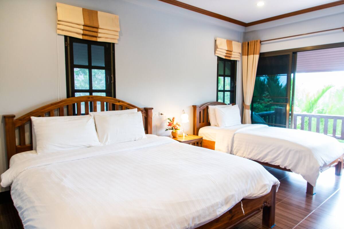 triple room | desk, free wifi