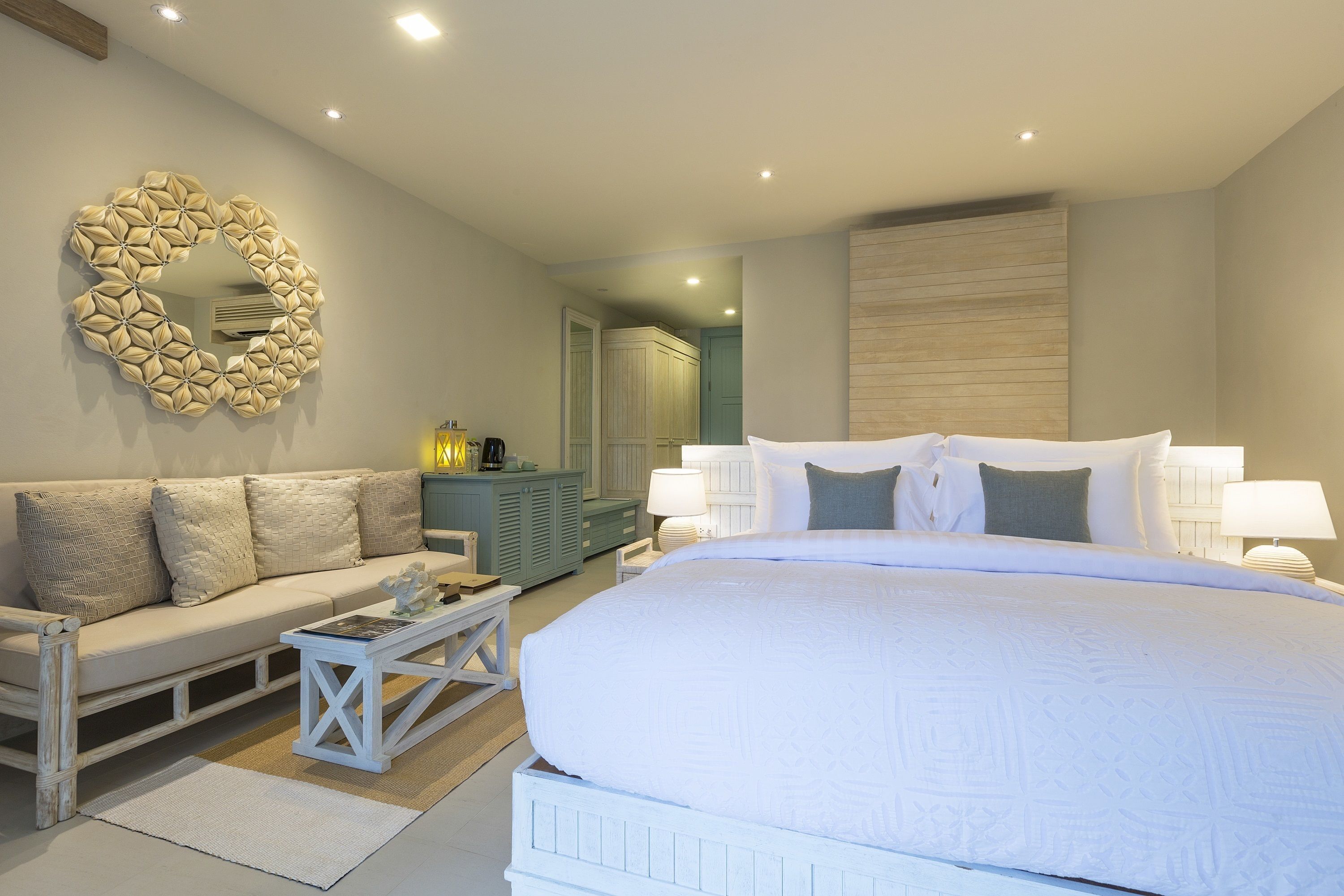 Ropa de cama de alta calidad y minibar 