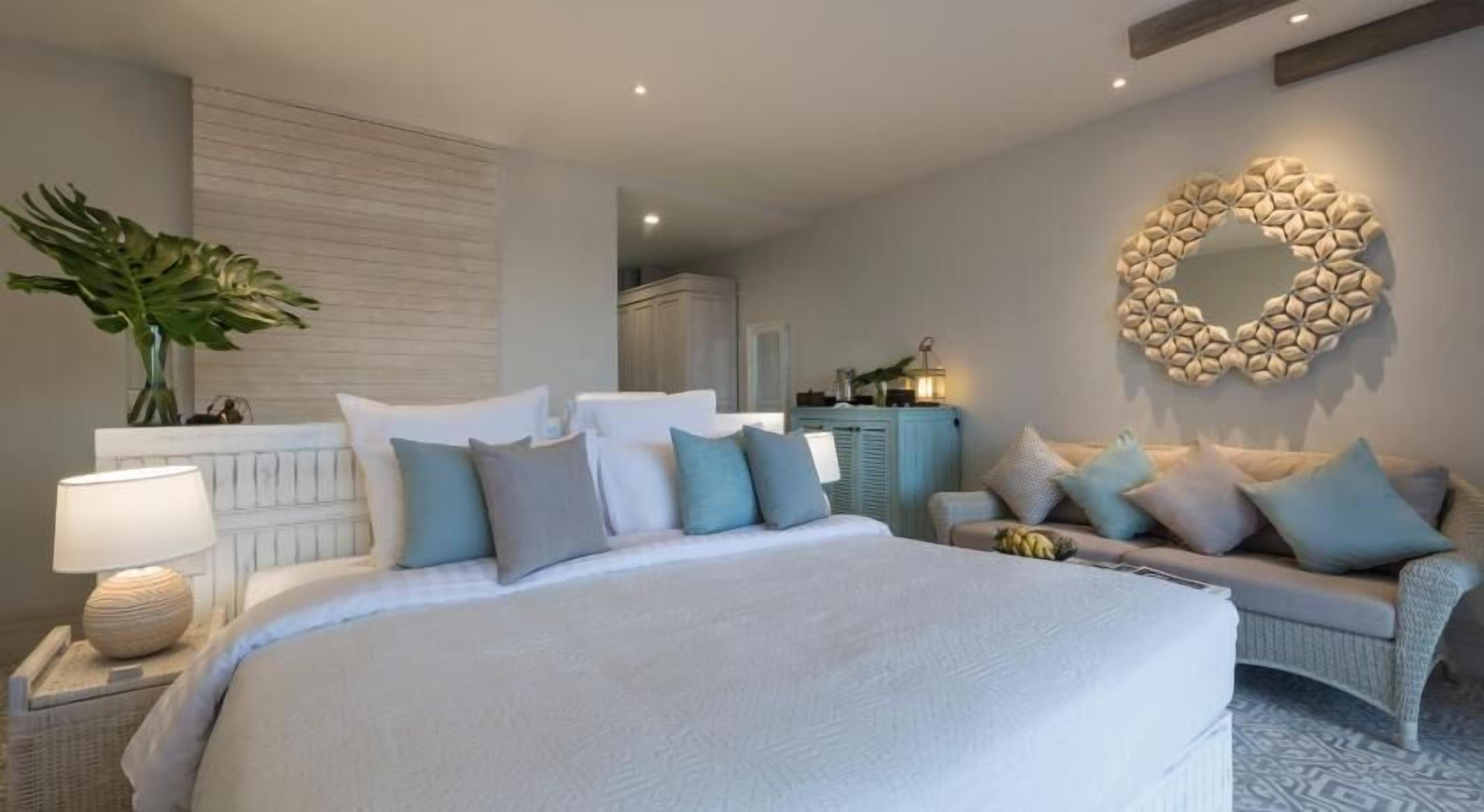 Ropa de cama de alta calidad y minibar 