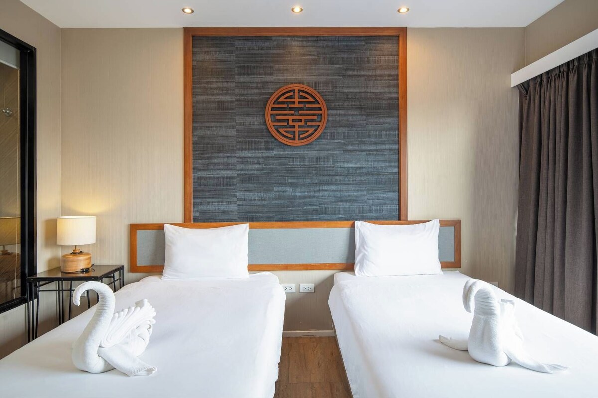 Standard Twin Room | In-room safe, desk, WiFi (free), bed sheets