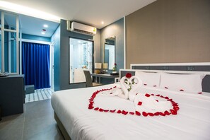 Studio | In-room safe, desk, free WiFi, bed sheets - Villa Baron Hotel (Pak Kret)