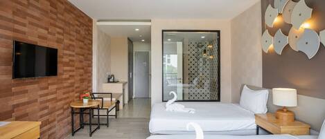 Superior-rum | Värdeförvaringsskåp på rummet, skrivbord, gratis wi-fi och sängkläder