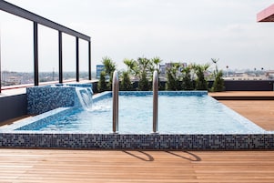 Outdoor pool, sun loungers