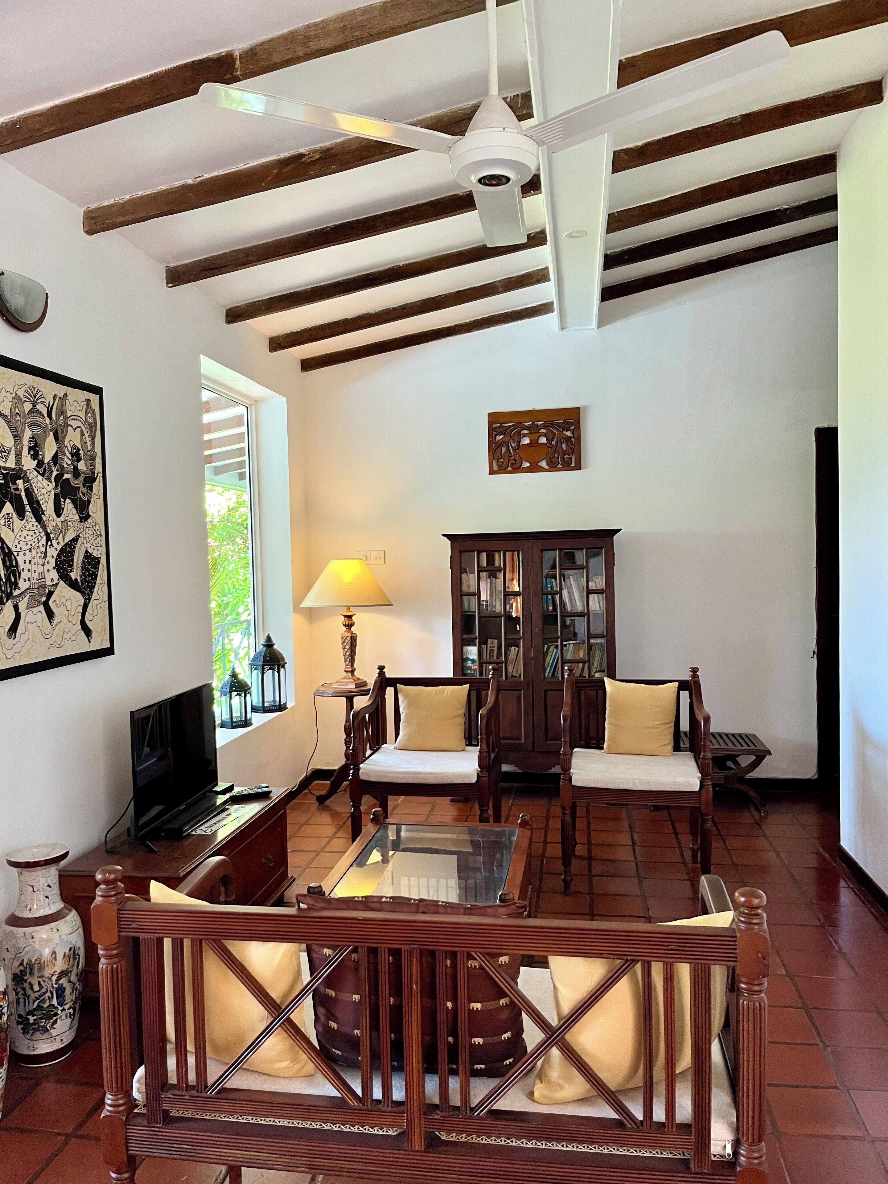 32-Zoll-LED-Fernseher mit Satellitenempfang, Fernseher, DVD-Player