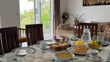 Petit déjeuner préparé sur commande (5.00 USD par personne)