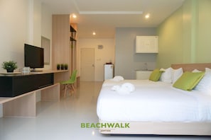 In-room safe, rollaway beds, free WiFi - Beachwalk Jomtien (Pattaya)