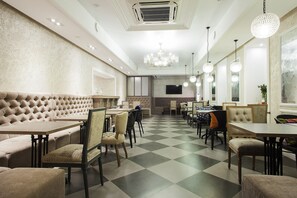 Free daily cooked-to-order breakfast - Mikhail Strogov Hotel (Irkutsk)