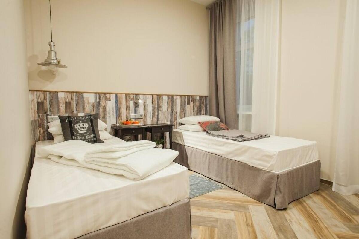 1 bedroom, premium bedding, down duvets, minibar
