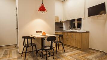 1 bedroom, premium bedding, down duvets, minibar