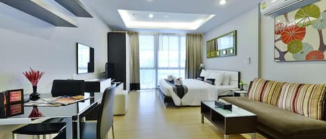 Blackout drapes, free cribs/infant beds, rollaway beds, free WiFi