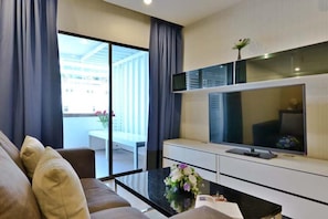 Blackout drapes, free cribs/infant beds, rollaway beds, free WiFi