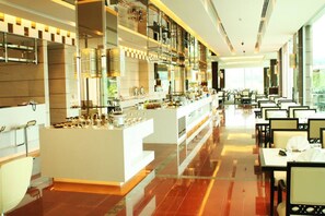 Här finns 3 restauranger som serverar frukost.