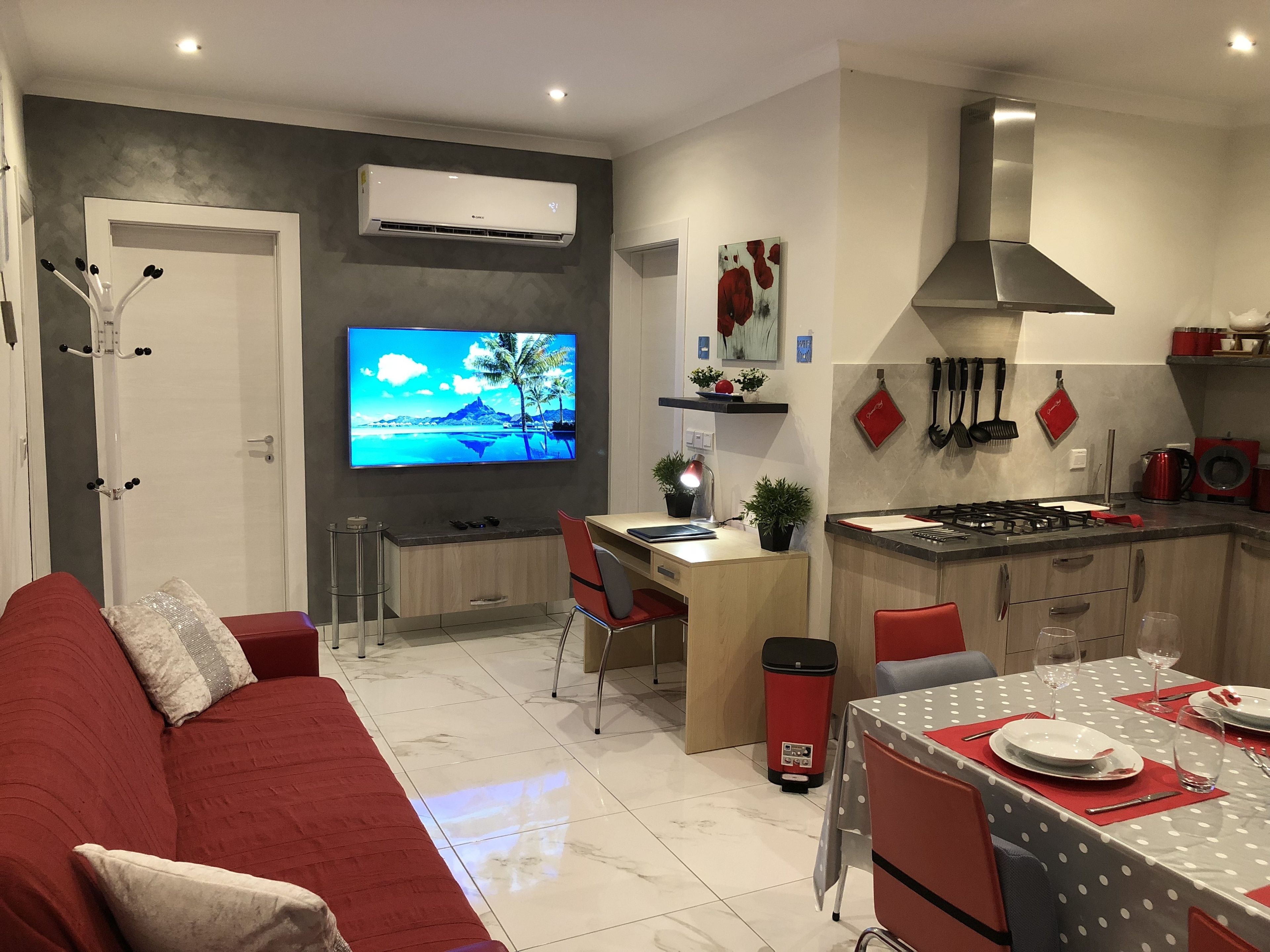 Comfort Penthouse, 2 Bedrooms | In-room dining