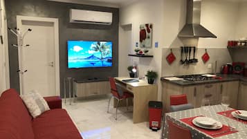 Comfort Penthouse, 2 Bedrooms | In-room dining