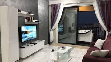 Departamento Confort, 2 habitaciones, vista al mar | Sábanas de algodón egipcio, ropa de cama de alta calidad y edredón