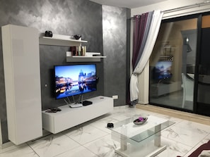 Apartamento Confort, 2 habitaciones, vistas al mar | Sábanas de algodón egipcio y ropa de cama de alta calidad