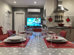 Comfort Penthouse, 2 Bedrooms | In-room dining - Marsascala Sea View Luxury Apartment & Penthouse (Marsaskala)