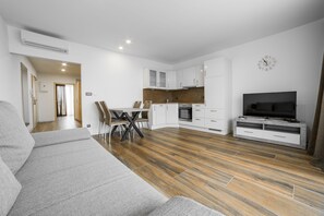 Apartment Deluxe XL with pool access | Private kitchen - Hotel Dolphin (Senec)