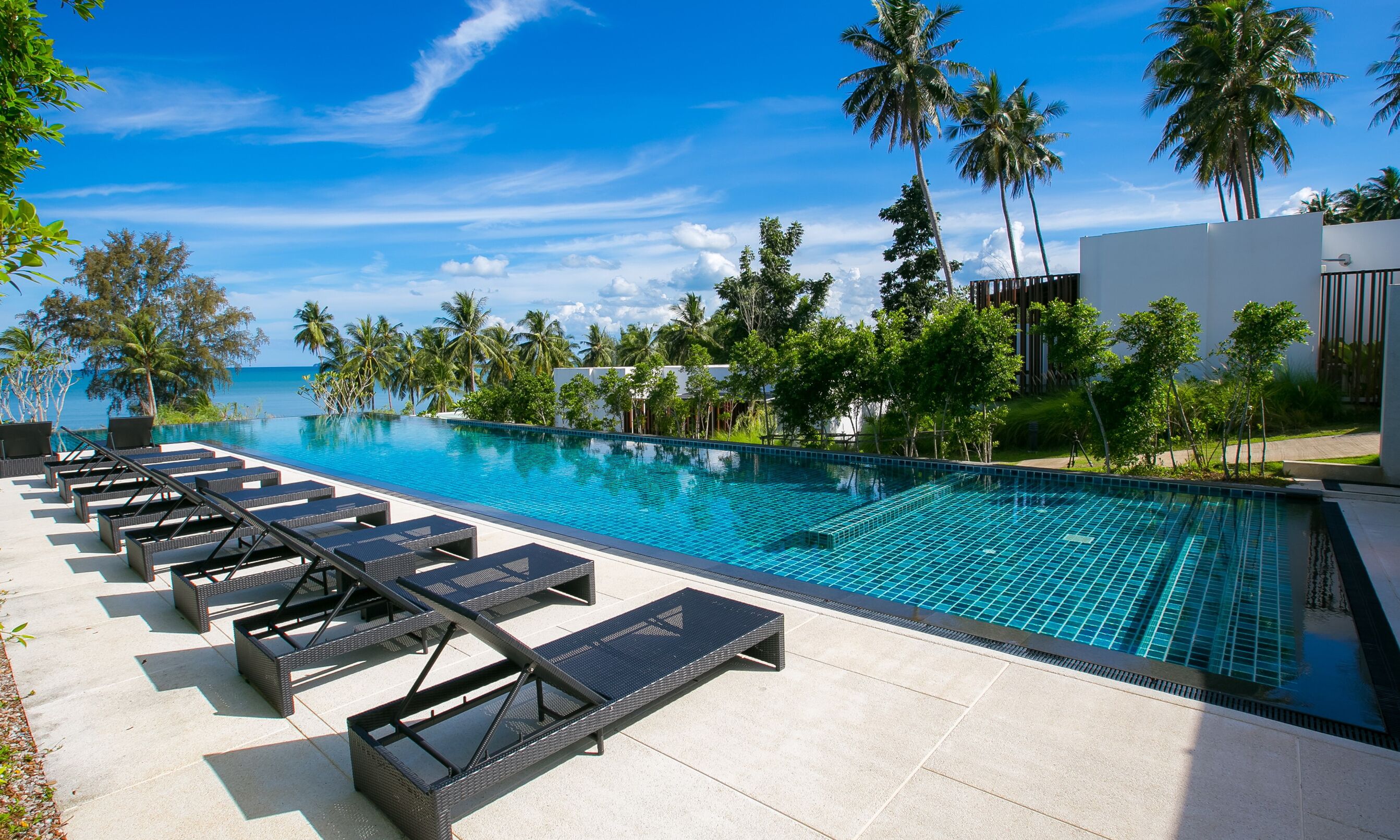 outdoor pool, open 6:00 am to 7:00 pm, free pool cabanas, pool umbrellas