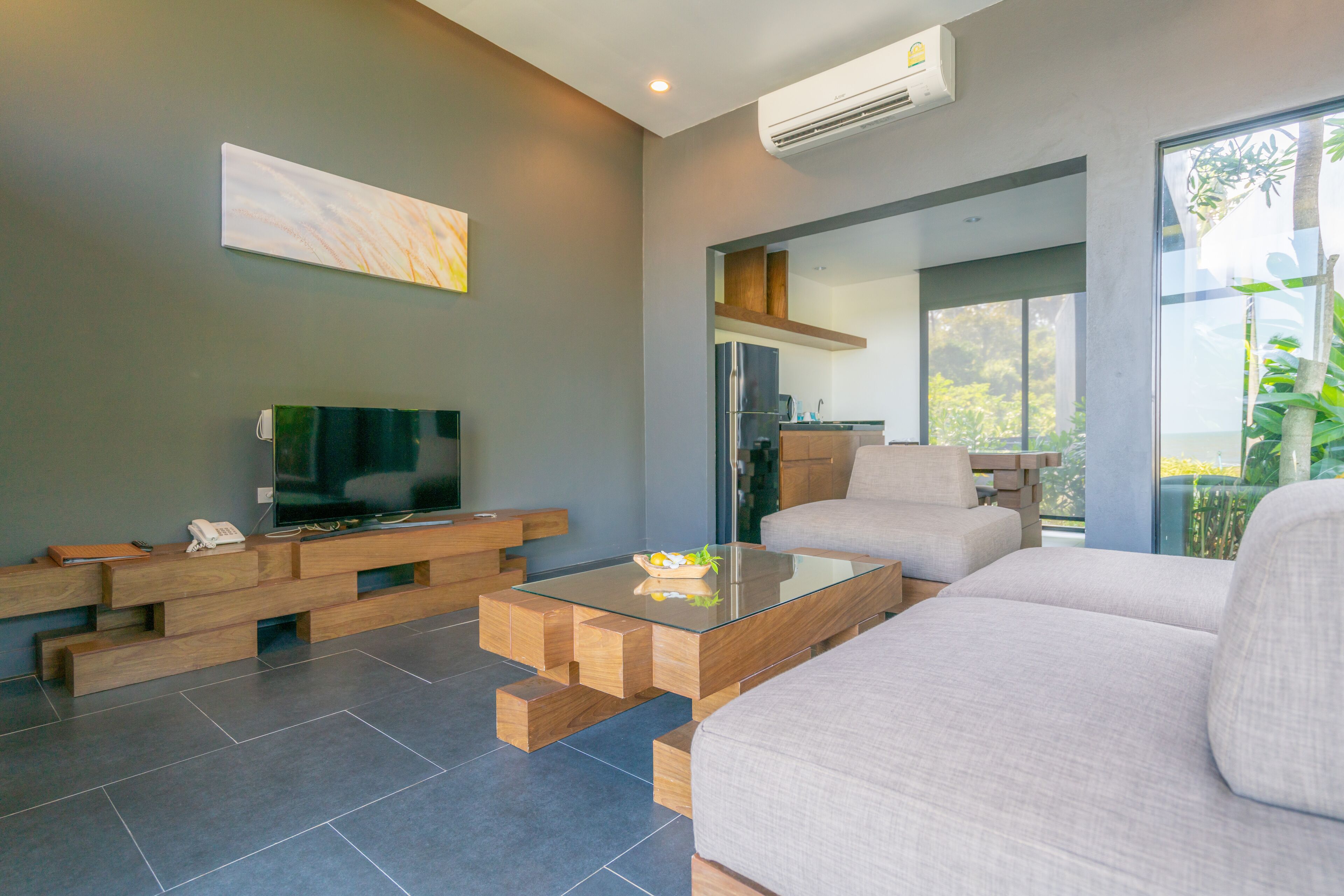 32-inch smart tv with satellite channels, tv