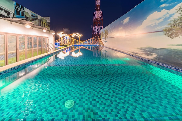 Outdoor pool, pool loungers