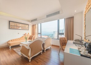 Royal King Gold | City view - TND Hotel (Nha Trang)