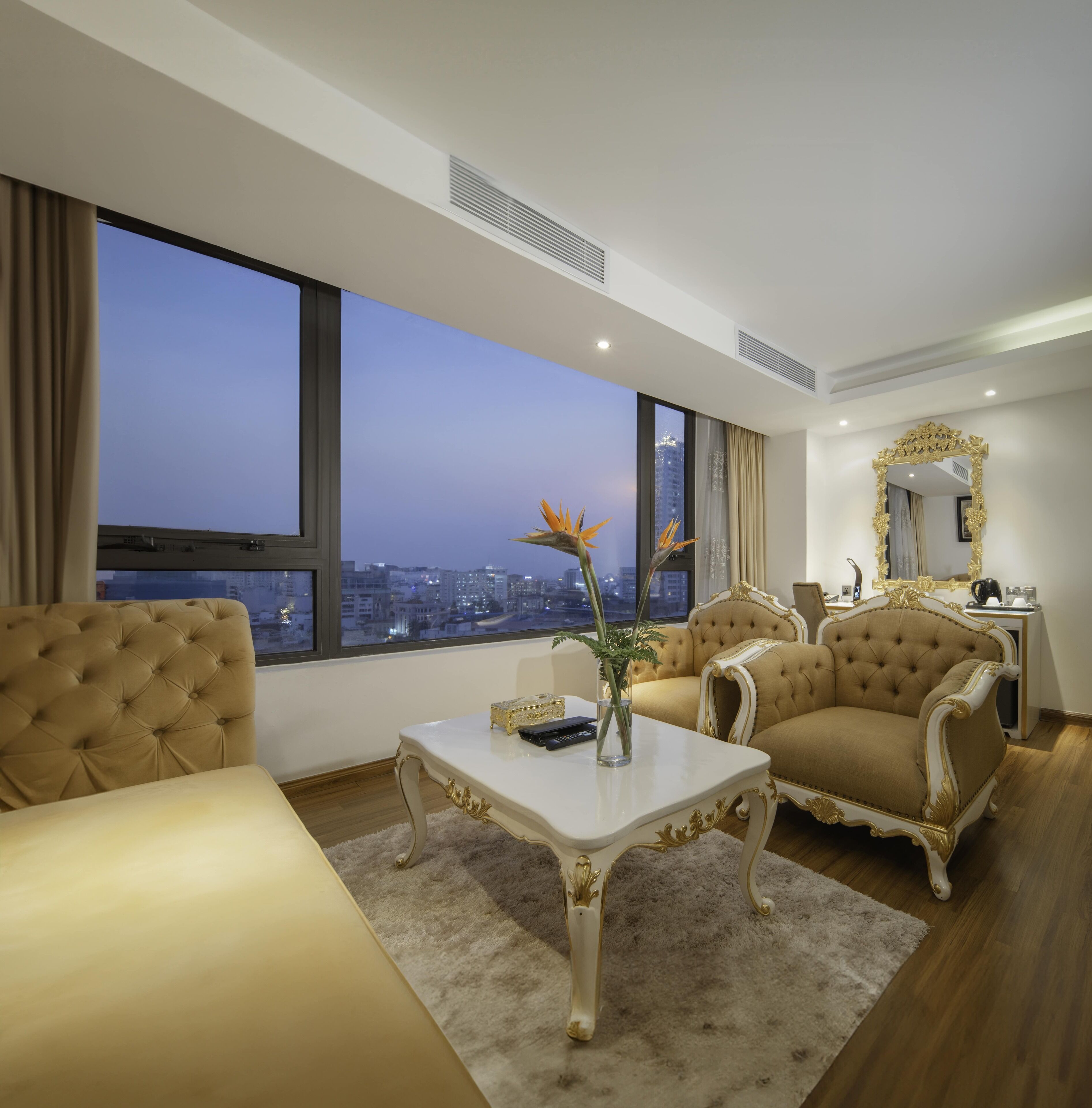 Royal King Gold | City view