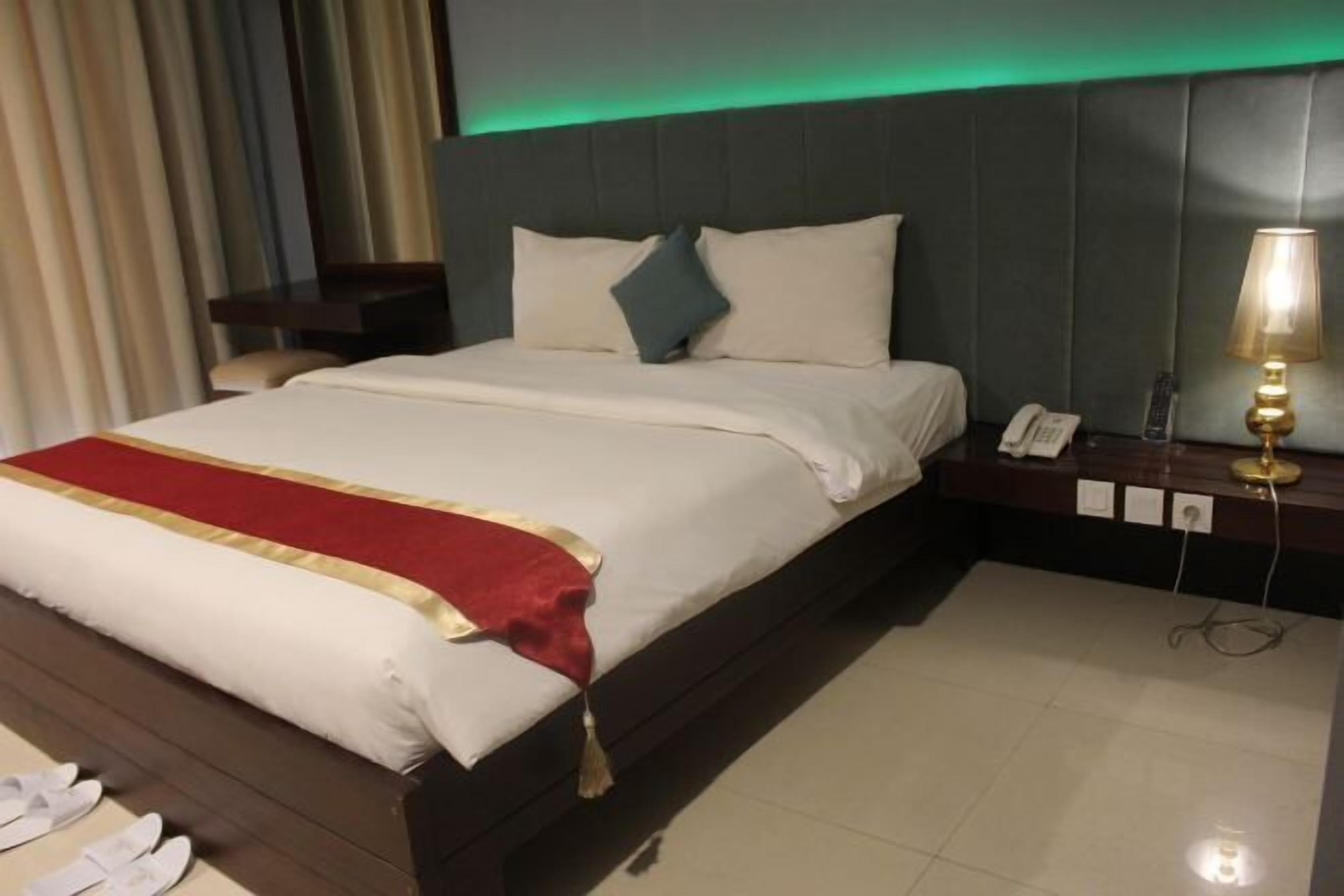 In-room safe, desk, free WiFi, bed sheets