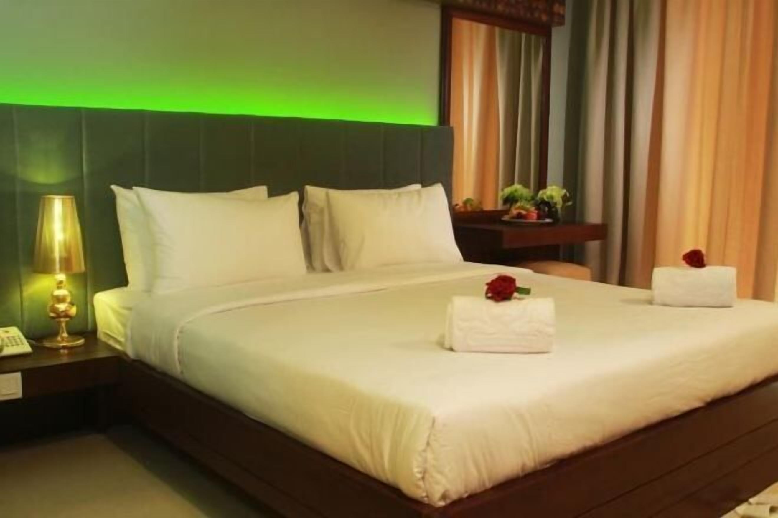 In-room safe, desk, free WiFi, bed sheets