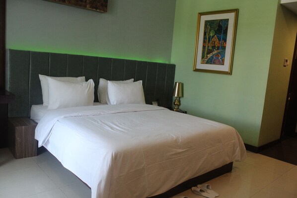 Executive Room | In-room safe, desk, free WiFi, bed sheets