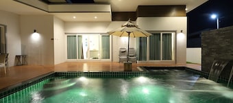 Jira Pool Villa