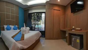 Chambre Double Deluxe, vue piscine | Bureau, chambres insonorisées, Wi-Fi gratuit, draps fournis