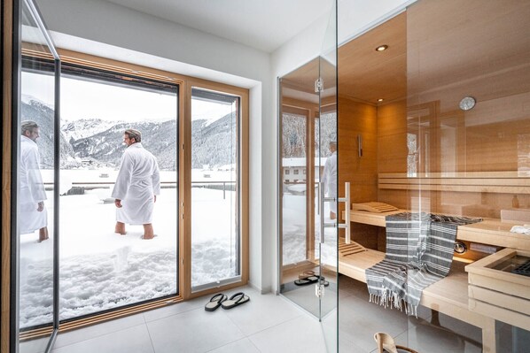 Deluxe Chalet | Bathroom - Sporthotel Chalets (Gaschurn)