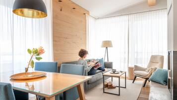 Classic-Chalet | Wohnbereich | Flachbildfernseher