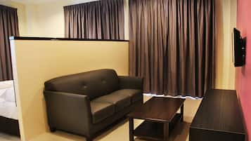 Suite | Living room | Flat-screen TV