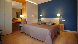 Luxury Twin Room | In-room safe, desk, cribs (free), rollaway beds (surcharge) - Hotel Inkelshoês (Epen)
