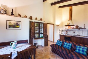 Family Apartment, 2 Bedrooms, Valley View | Private kitchenette | Fridge, oven, coffee/tea maker, cookware/dishes/utensils - Agriturismo Pieve del Castello (Marsciano)