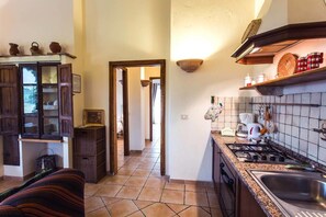 Family Apartment, 2 Bedrooms, Valley View | Private kitchenette | Fridge, oven, coffee/tea maker, cookware/dishes/utensils - Agriturismo Pieve del Castello (Marsciano)